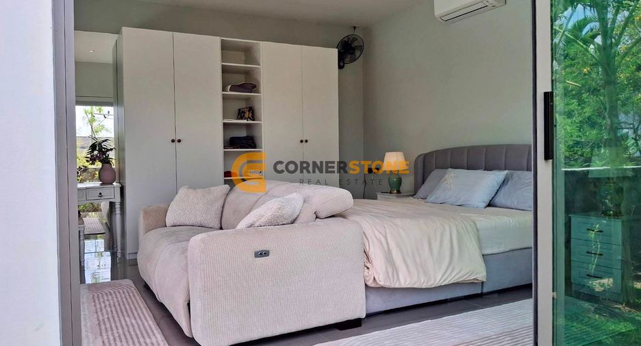 For rent and for sale 4 bedrooms house in Bang Lamung, Chonburi