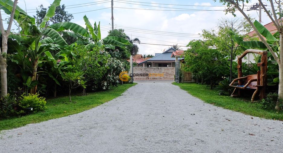 For rent and for sale 4 bedrooms house in Bang Lamung, Chonburi