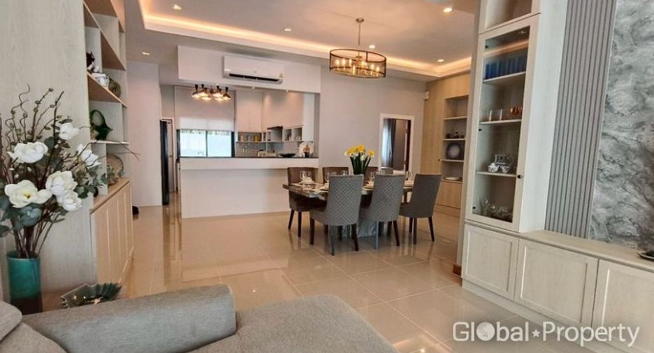 For sale 3 bedrooms house in East Pattaya, Pattaya