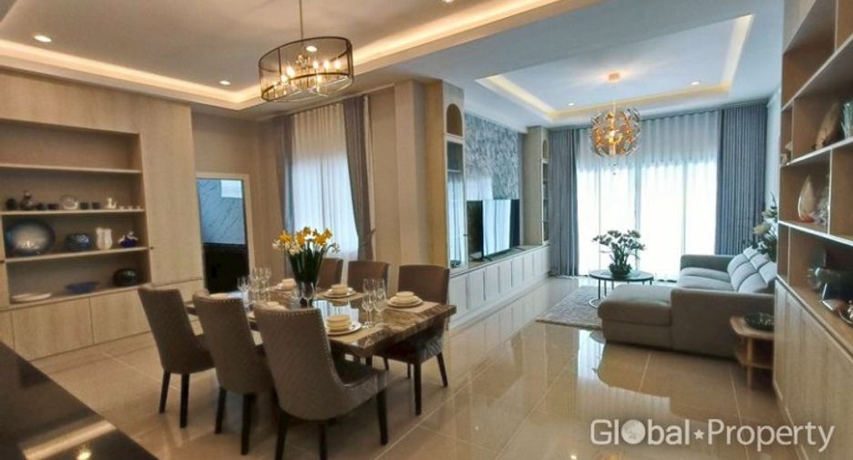 For sale 3 bedrooms house in East Pattaya, Pattaya