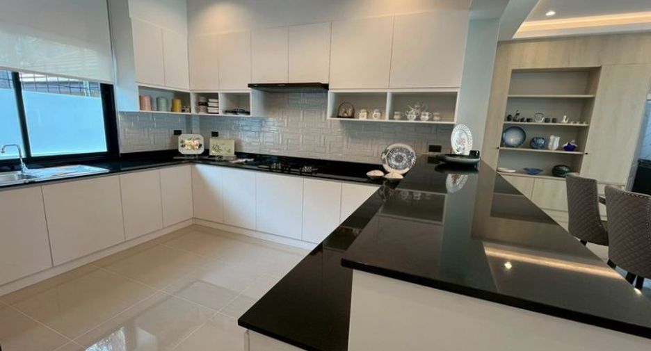 For sale 3 bedrooms house in East Pattaya, Pattaya