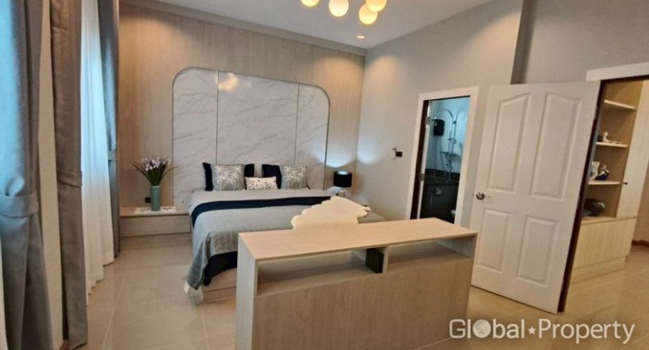 For sale 3 bedrooms house in East Pattaya, Pattaya