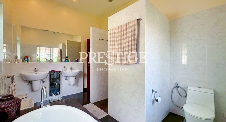 For sale 3 bedrooms house in Huay Yai, Pattaya