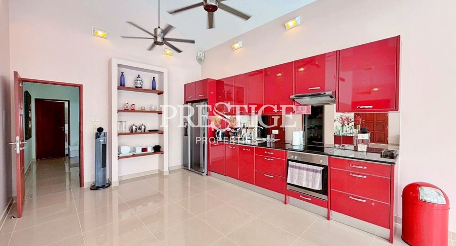 For sale 3 bedrooms house in Huay Yai, Pattaya