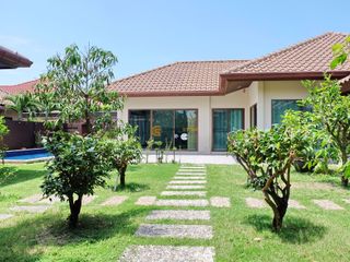 Haus zur Miete und zum Kauf mit 4 Zimmer in Bang Lamung, Chonburi