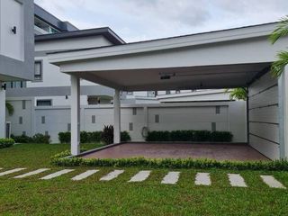 Haus zum Kauf mit 4 Zimmer in Bang Lamung, Chonburi