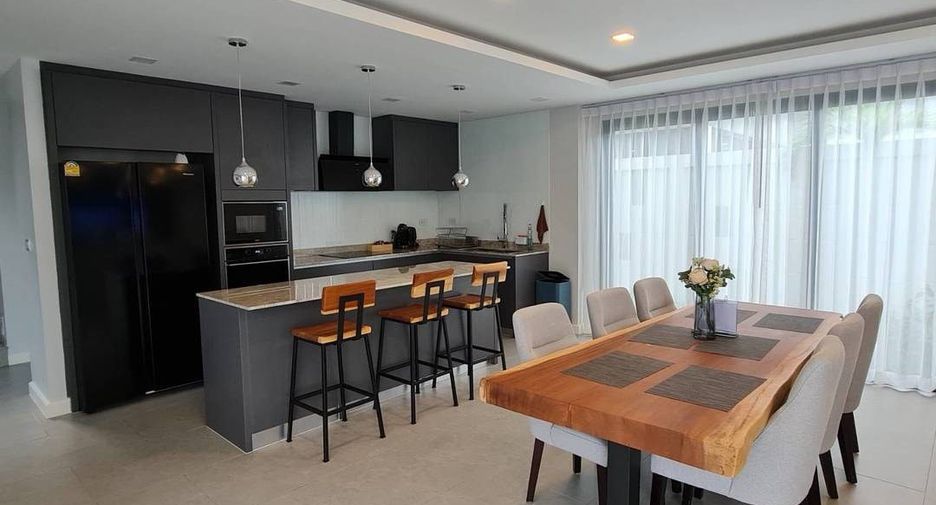 Casa en venta de 4 habitaciones en Bang Lamung, Chonburi