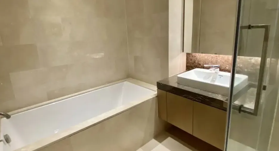 À louer 2 chambres condo à Pathum Wan, Bangkok