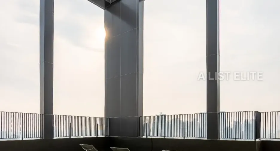 For sale 2 ベッドルーム condo in Khlong Toei, Bangkok