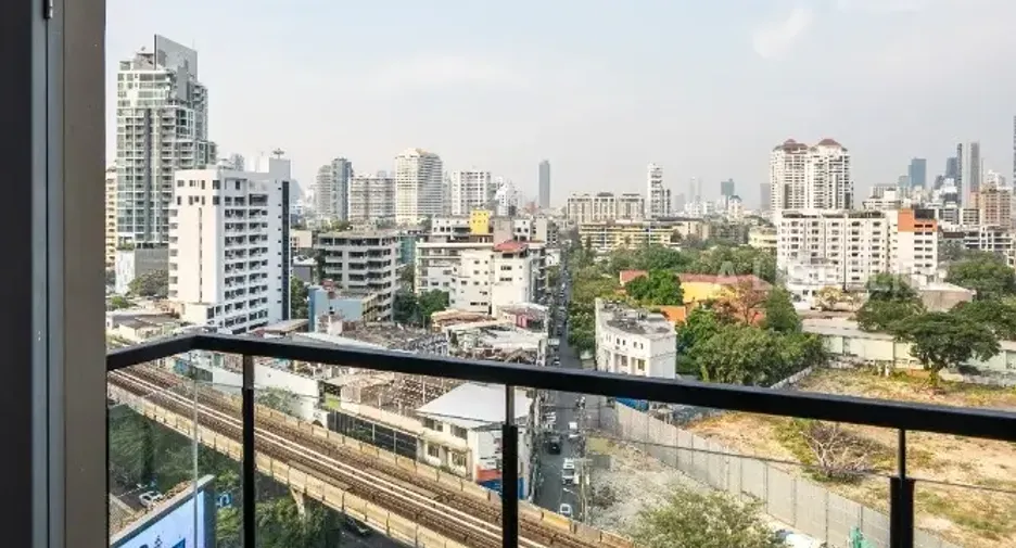 For sale 2 ベッドルーム condo in Khlong Toei, Bangkok