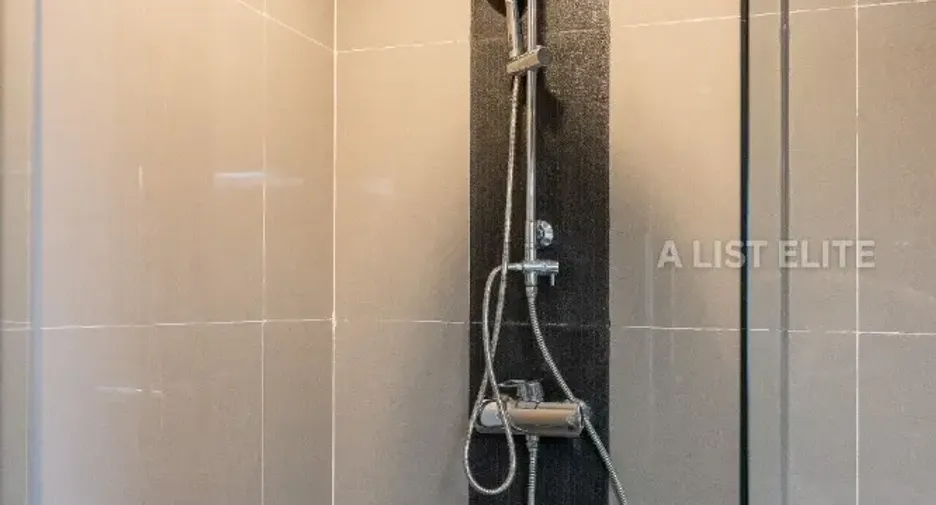 For sale 2 ベッドルーム condo in Khlong Toei, Bangkok