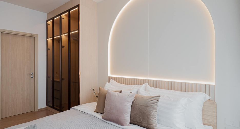 For rent 2 bedrooms condo in Watthana, Bangkok