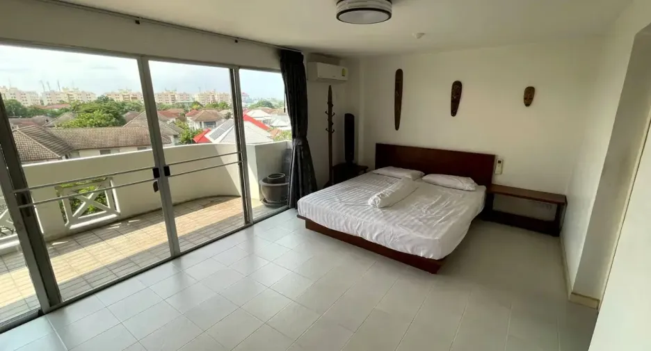 For sale 2 bedrooms condo in Bang Kapi, Bangkok