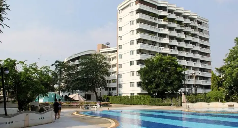 For sale 2 bedrooms condo in Bang Kapi, Bangkok