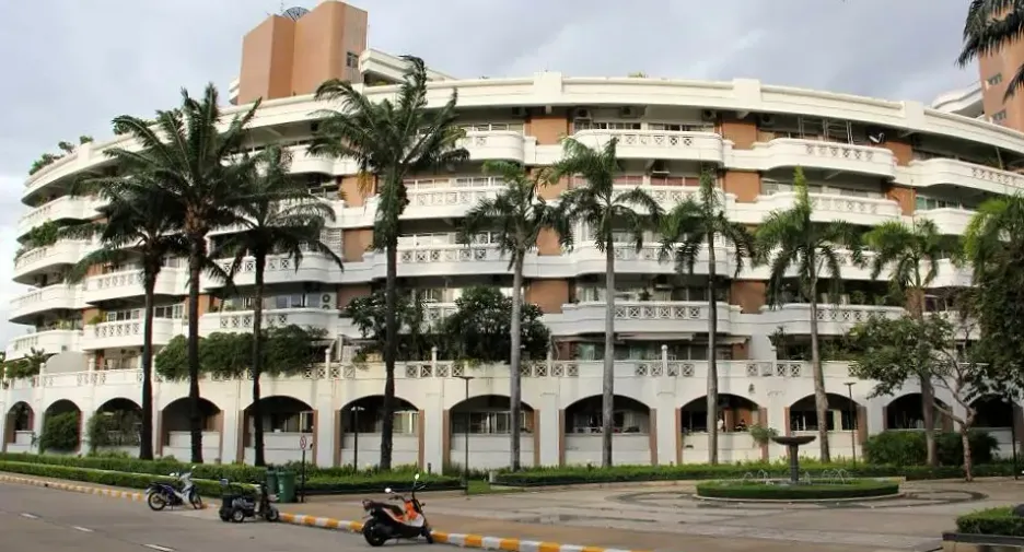 For sale 2 bedrooms condo in Bang Kapi, Bangkok