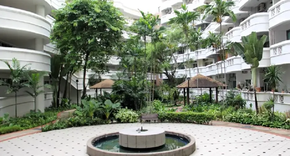 For sale 2 bedrooms condo in Bang Kapi, Bangkok