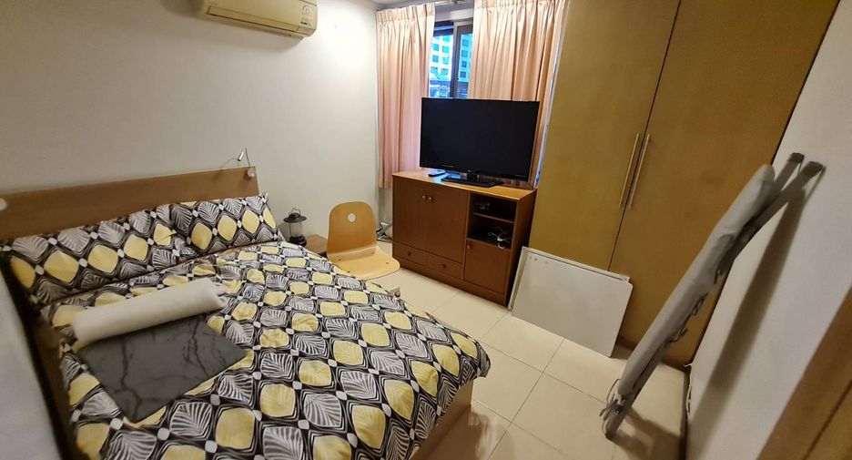 For rent 3 bedrooms condo in Sathon, Bangkok