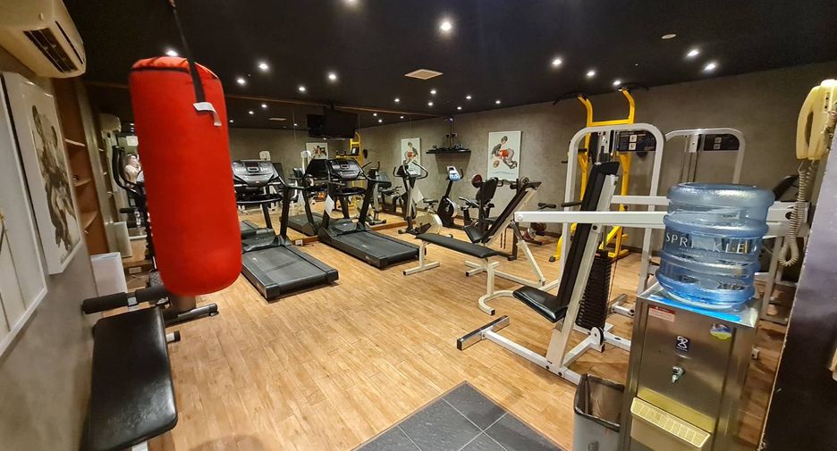 For rent 3 bedrooms condo in Sathon, Bangkok