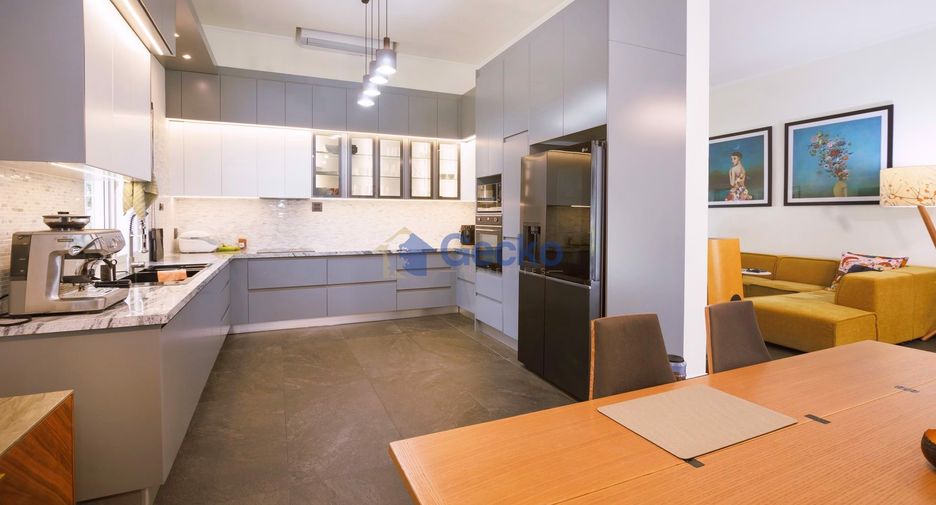 For rent そして for sale 4 ベッドルーム house in Bang Lamung, Chonburi