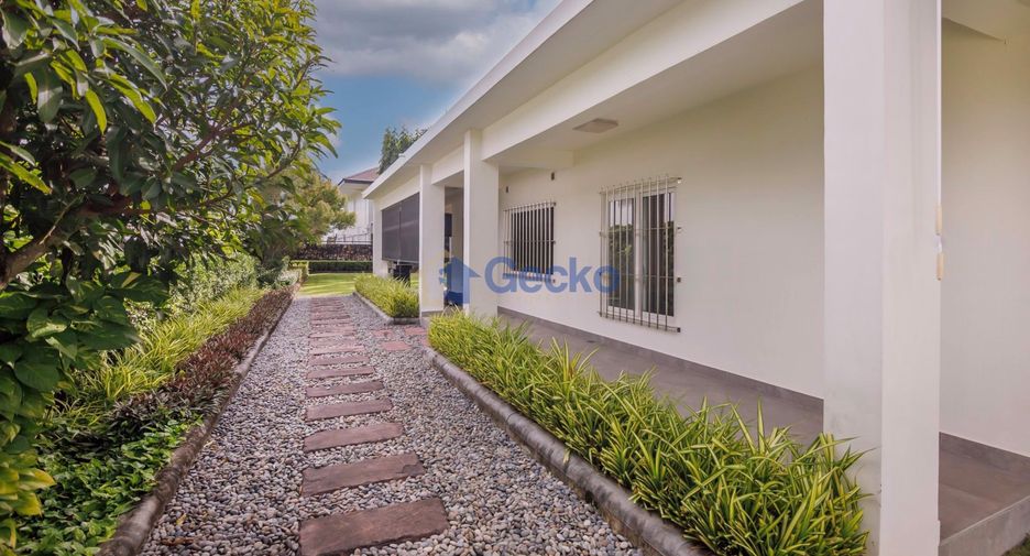 For rent そして for sale 4 ベッドルーム house in Bang Lamung, Chonburi