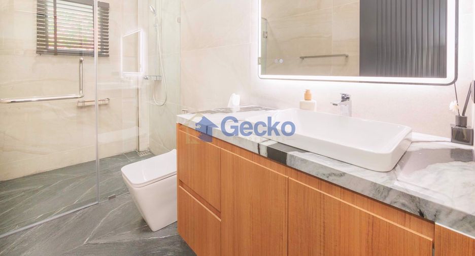 For rent そして for sale 4 ベッドルーム house in Bang Lamung, Chonburi