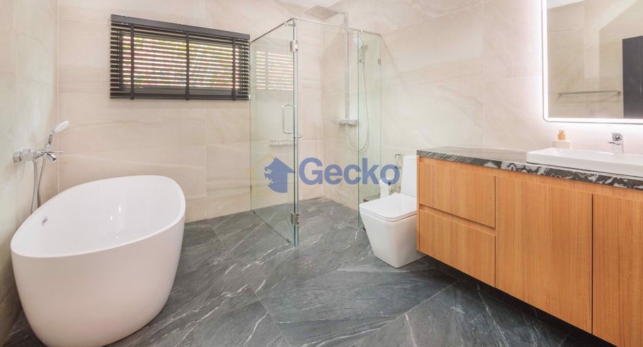 For rent そして for sale 4 ベッドルーム house in Bang Lamung, Chonburi
