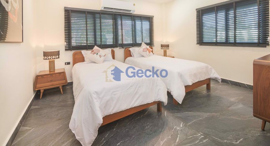 For rent そして for sale 4 ベッドルーム house in Bang Lamung, Chonburi