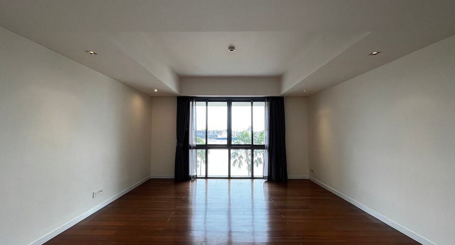 Condo en venta de 3 habitaciones en Yan Nawa, Bangkok