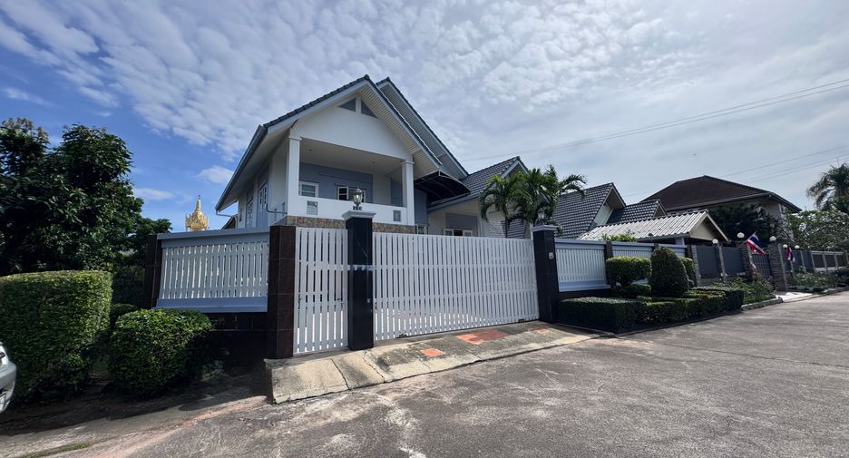 Haus zum Kauf mit 3 Zimmer in Bang Lamung, Chonburi
