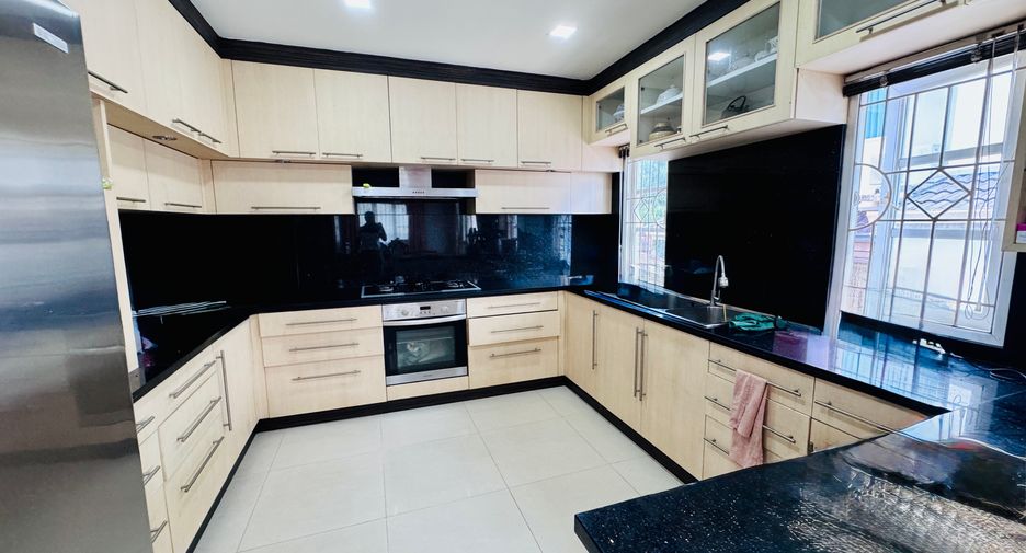Haus zum Kauf mit 3 Zimmer in Bang Lamung, Chonburi