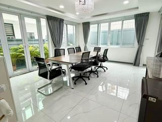 出售 4 卧室 联排别墅 在 Wang Thong Lang, 曼谷