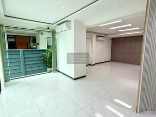出售 4 卧室 联排别墅 在 Wang Thong Lang, 曼谷