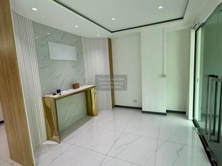 出售 4 卧室 联排别墅 在 Wang Thong Lang, 曼谷