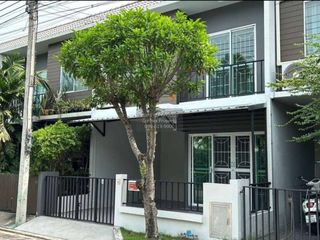 For sale 3 bedrooms townhouse in Khlong Sam Wa, Bangkok