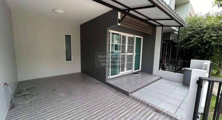 For sale 3 bedrooms townhouse in Khlong Sam Wa, Bangkok