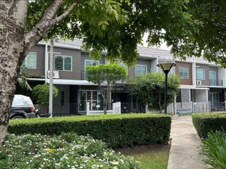 For sale 3 bedrooms townhouse in Khlong Sam Wa, Bangkok