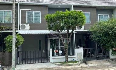 出售 3 卧室 联排别墅 在 Khlong Sam Wa, 曼谷