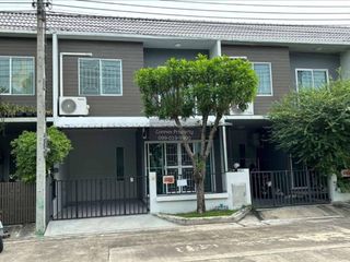 For sale 3 bedrooms townhouse in Khlong Sam Wa, Bangkok