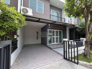 For sale 3 bedrooms townhouse in Khlong Sam Wa, Bangkok