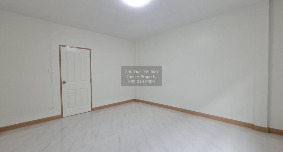 For sale 3 bedrooms townhouse in Khlong Sam Wa, Bangkok
