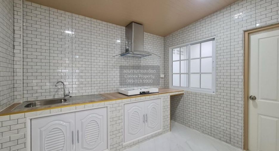 For sale 3 bedrooms townhouse in Khlong Sam Wa, Bangkok