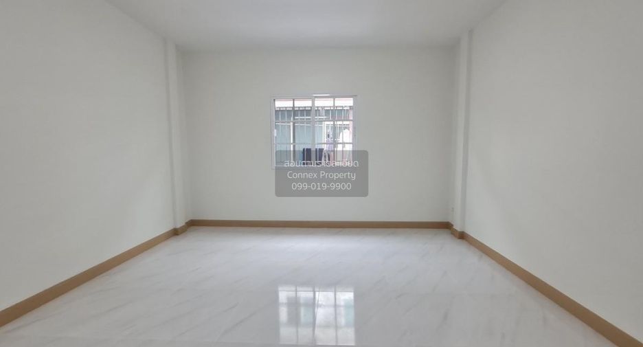 For sale 3 bedrooms townhouse in Khlong Sam Wa, Bangkok