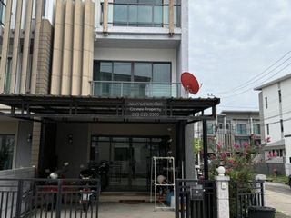 For sale 3 bedrooms townhouse in Chom Thong, Bangkok