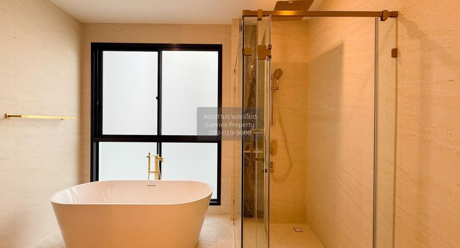 For sale 4 bedrooms house in Bang Kapi, Bangkok