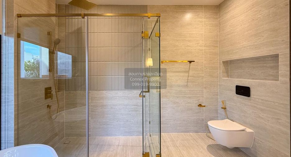 For sale 4 bedrooms house in Bang Kapi, Bangkok
