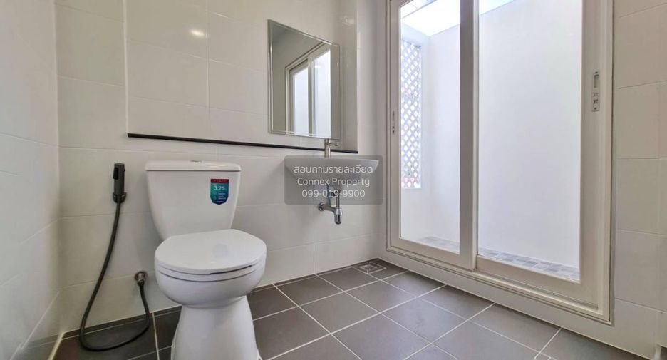 For sale 3 bedrooms house in Mueang Pathum Thani, Pathum Thani