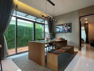 For sale 4 bedrooms house in Mueang Nonthaburi, Nonthaburi