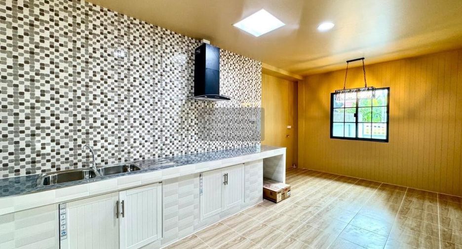 For sale 4 bedrooms house in Lam Luk Ka, Pathum Thani