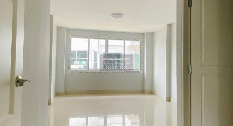 For sale 5 bedrooms house in Phra Khanong, Bangkok