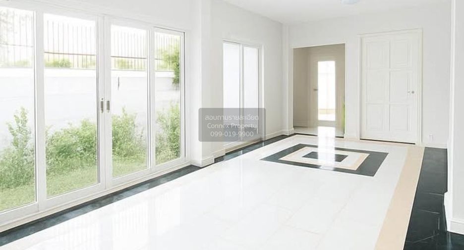 For sale 5 bedrooms house in Phra Khanong, Bangkok